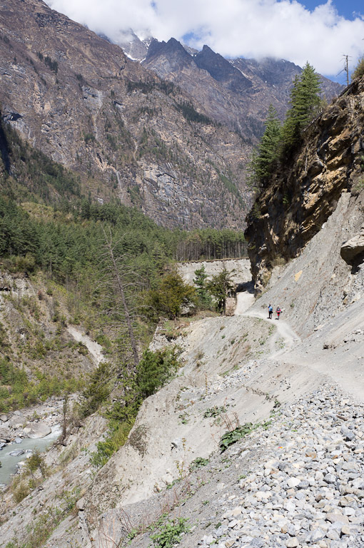 люди на тропе