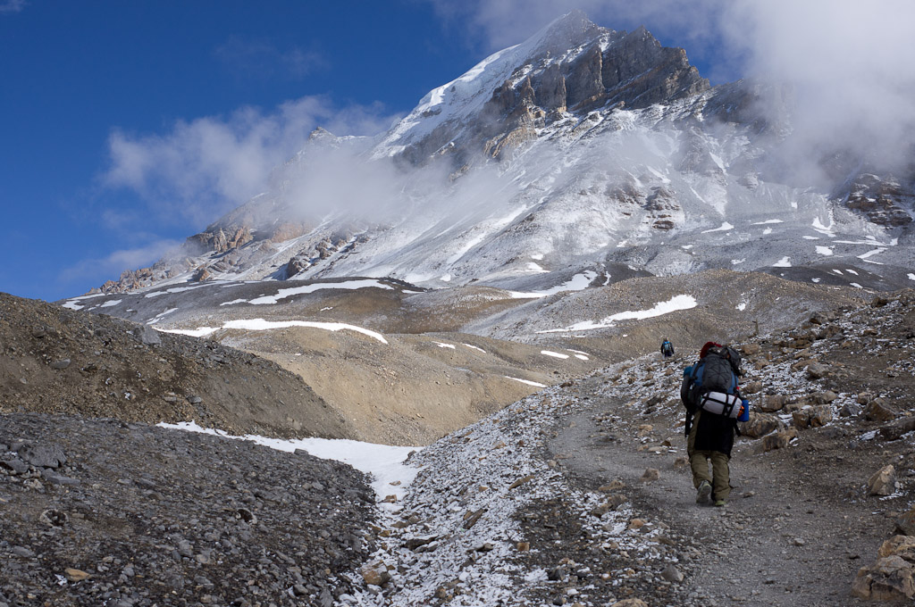 на мощной тропе