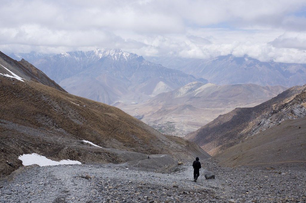 человек на тропе Непал