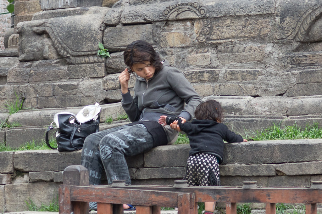 непалка с ребенком