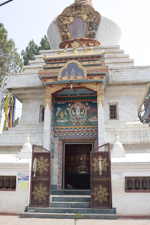 вход в ступу