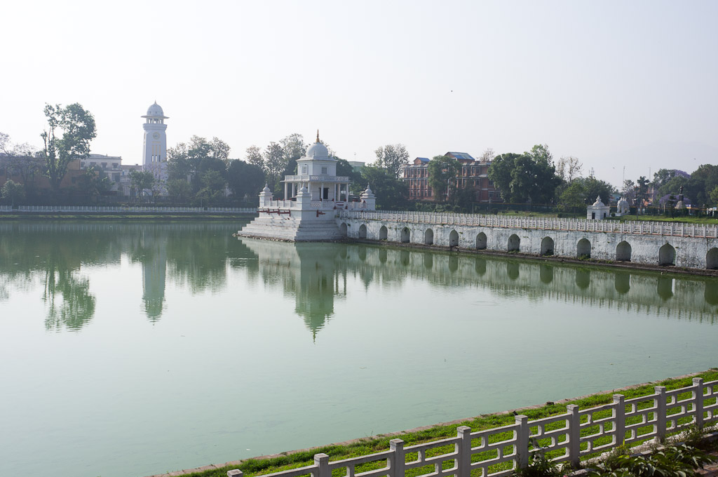 пруд в Катманду