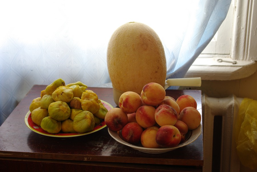 дыня персики инжир