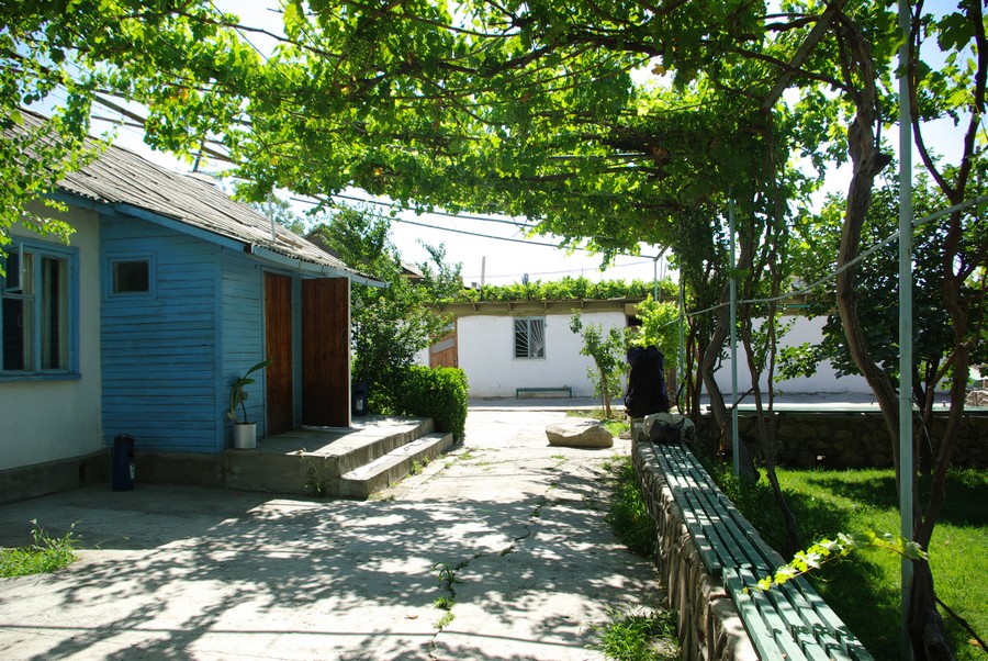 во дворе Артуч